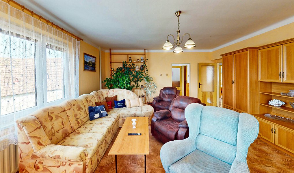Prodej domu 200 m² s pozemkem 886 m², Kučeř – náhled fotky 3