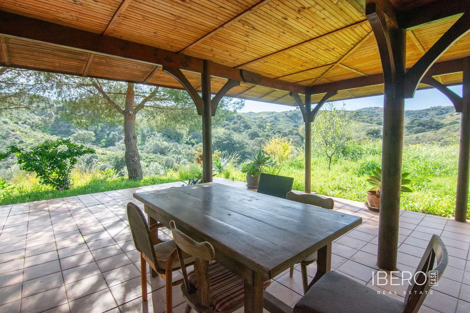 Prodej domu 240 m² s pozemkem 6 462 m² - Vista 6
