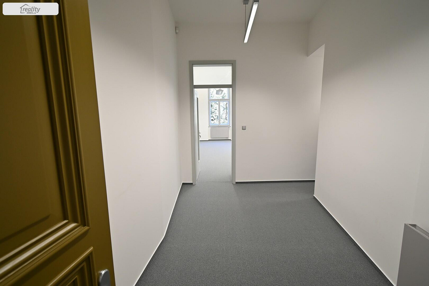 Pronájem kanceláře 147 m² – pohled 2