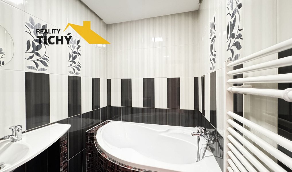 Prodej bytu 3+1 70 m², Hronov – náhled fotky 22