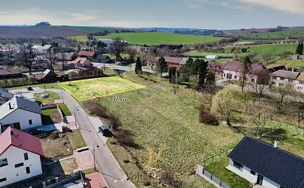 Prodej stavebního pozemku 1 376 m², Hradčany, okres Přerov