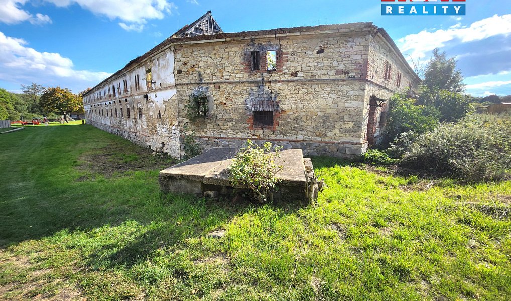Prodej zemědělského objektu 480 m², Břvany – náhled fotky 5