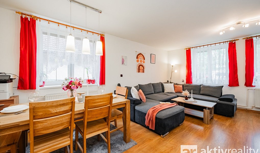 Prodej domu 257 m² s pozemkem 904 m², Liblice – náhled fotky 6