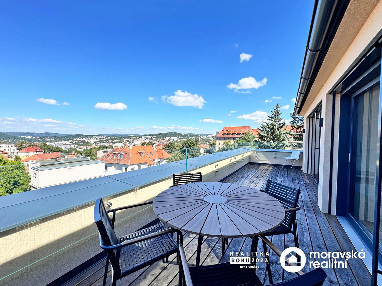 Pronájem bytu 4+kk 115 m² — photo 2