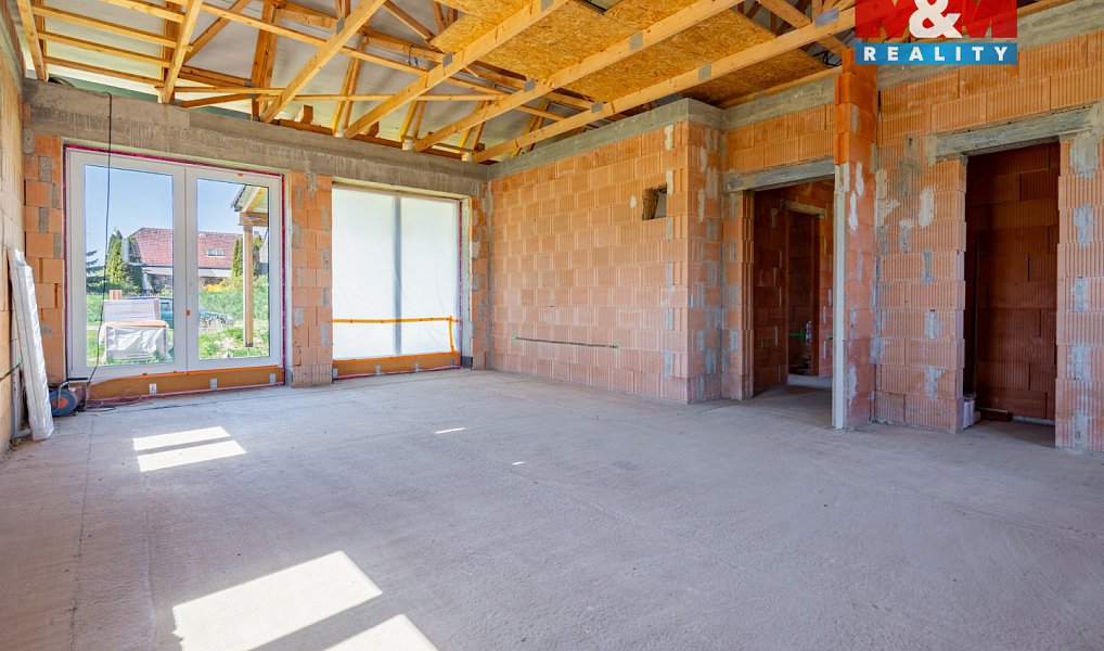Prodej domu 168 m² s pozemkem 1 144 m², Domanín – náhled fotky 18