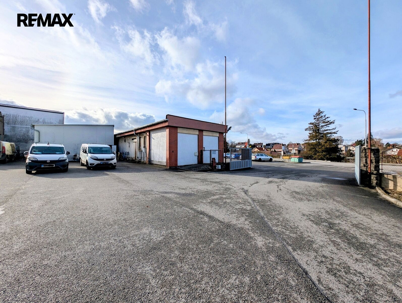 Pronájem obchodních prostor 138 m² – fotografie 2