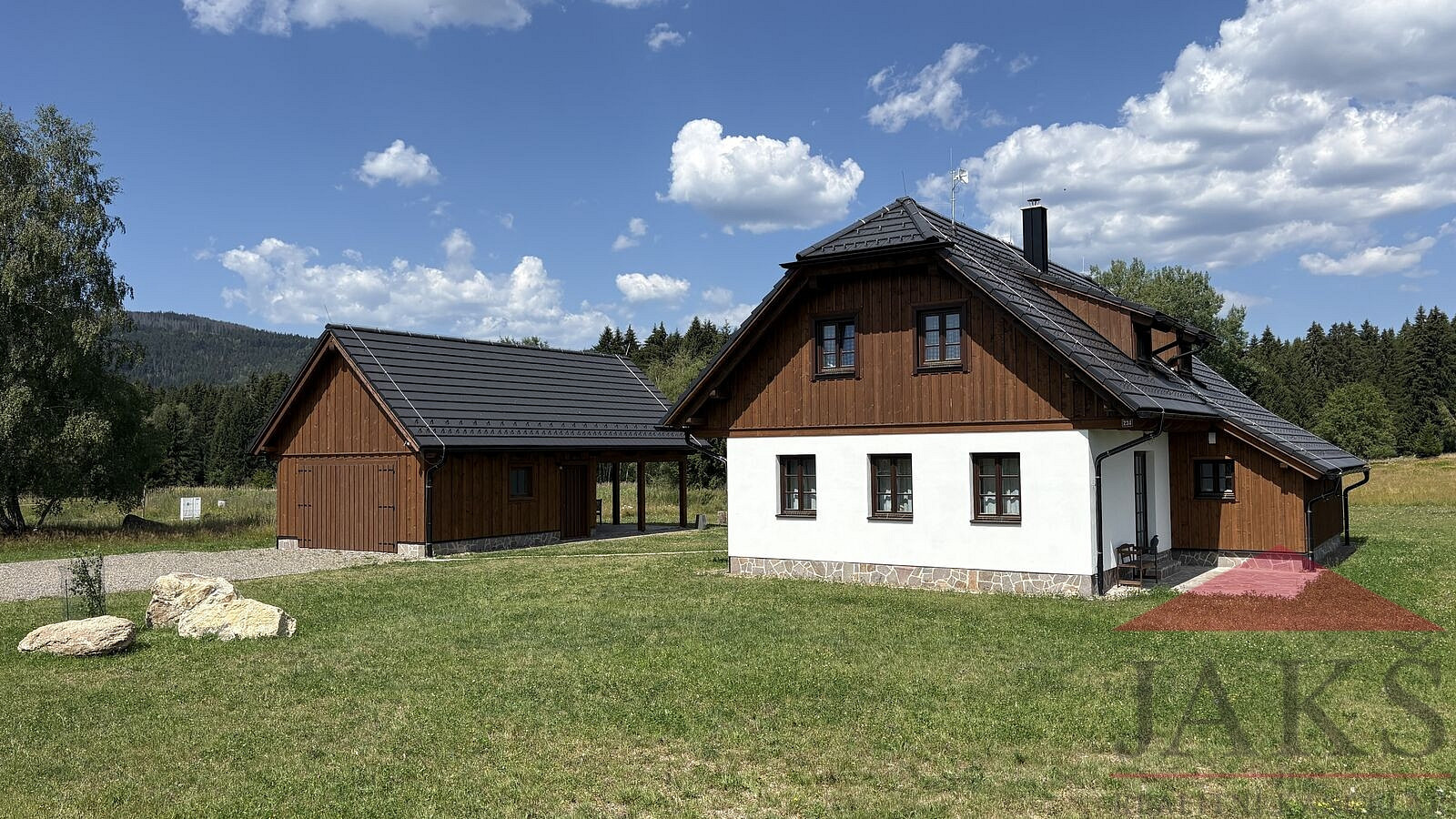 Prodej domu 187 m² s pozemkem 2 125 m²