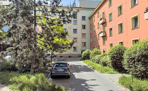 Prodej bytu 2+1 67 m², Palackého třída, Pardubice - Zelené Předměstí