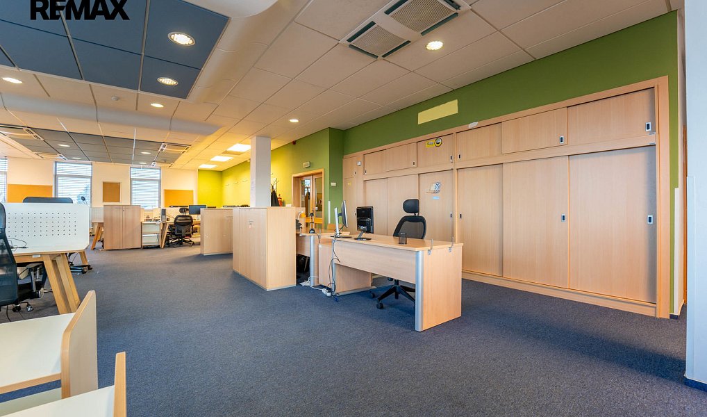 Pronájem obchodních prostor 540 m², Kolín – náhled fotky 4