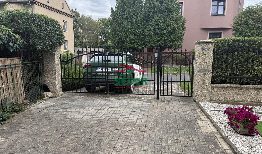 Prodej domu 200 m² s pozemkem 318 m², Jirkov – náhled fotky 28