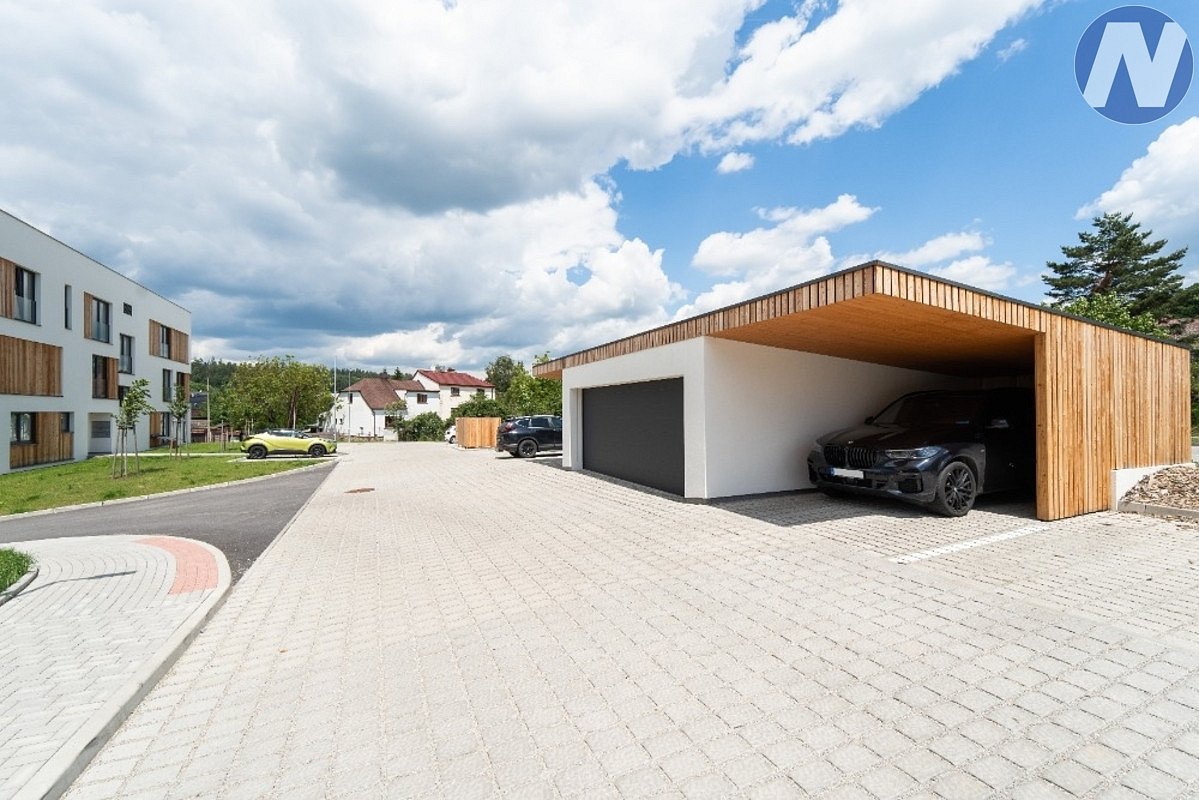 Pronájem garáže 35 m², Hluboká nad Vltavou - Ansicht 2
