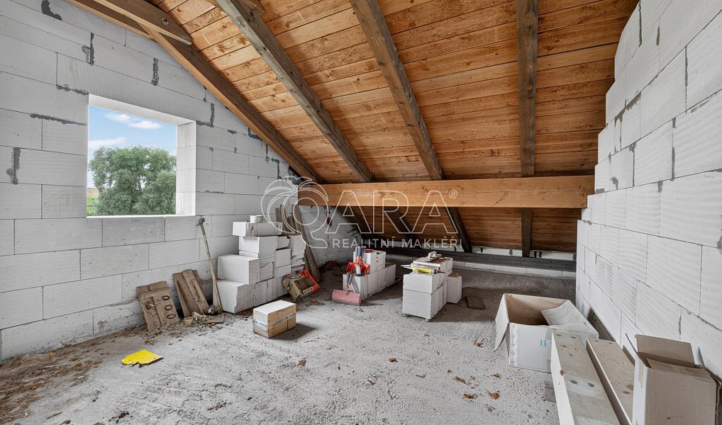 Prodej domu 170 m² s pozemkem 612 m², Lišany – náhled fotky 37