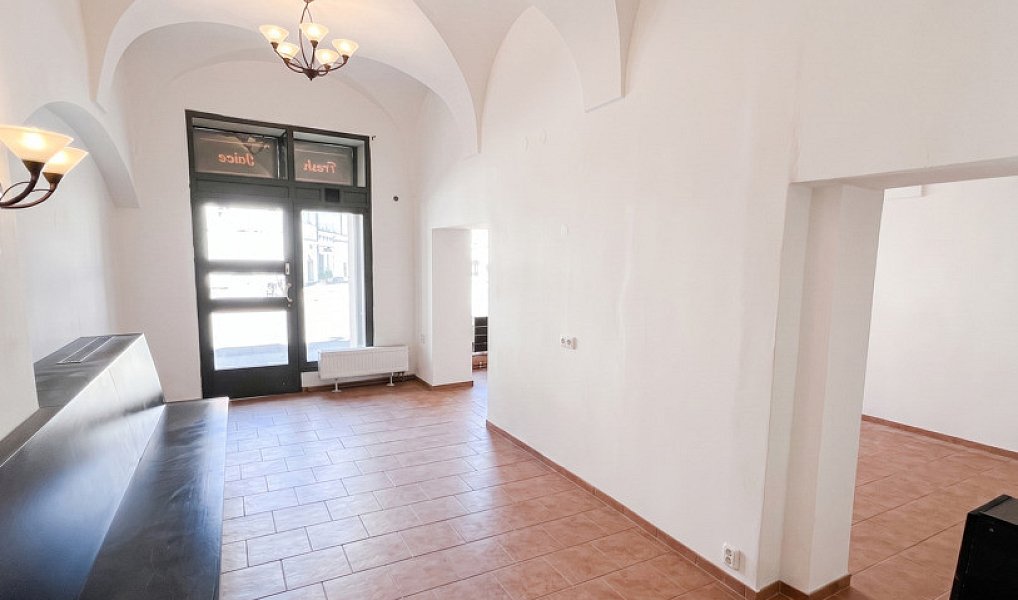 Pronájem obchodních prostor 94 m², Hradec Králové – náhled fotky 3
