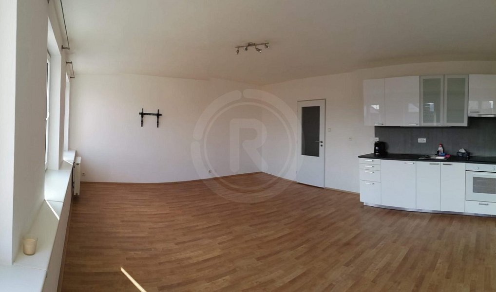 Pronájem bytu 1+kk 30 m², České Budějovice – náhled fotky 2