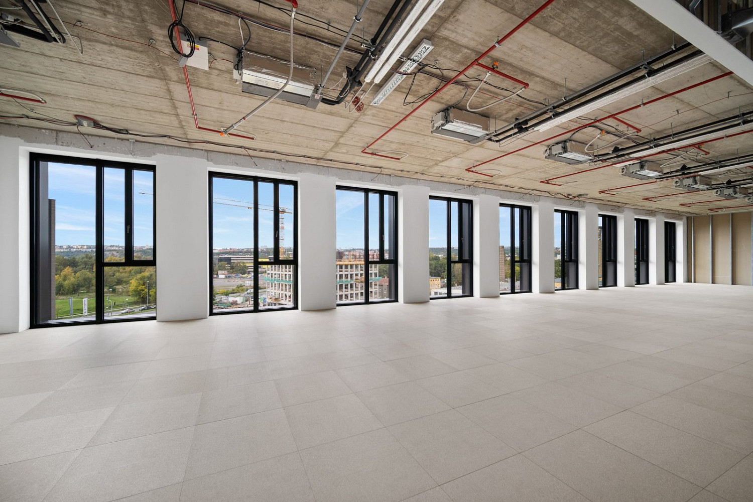 Pronájem kanceláře 565 m² – fotografie 3
