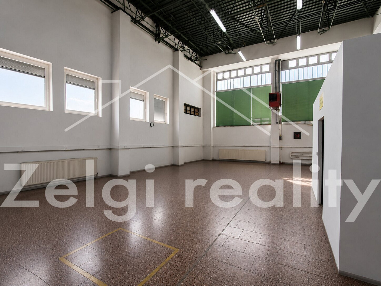 Pronájem skladovacích prostor 428 m²