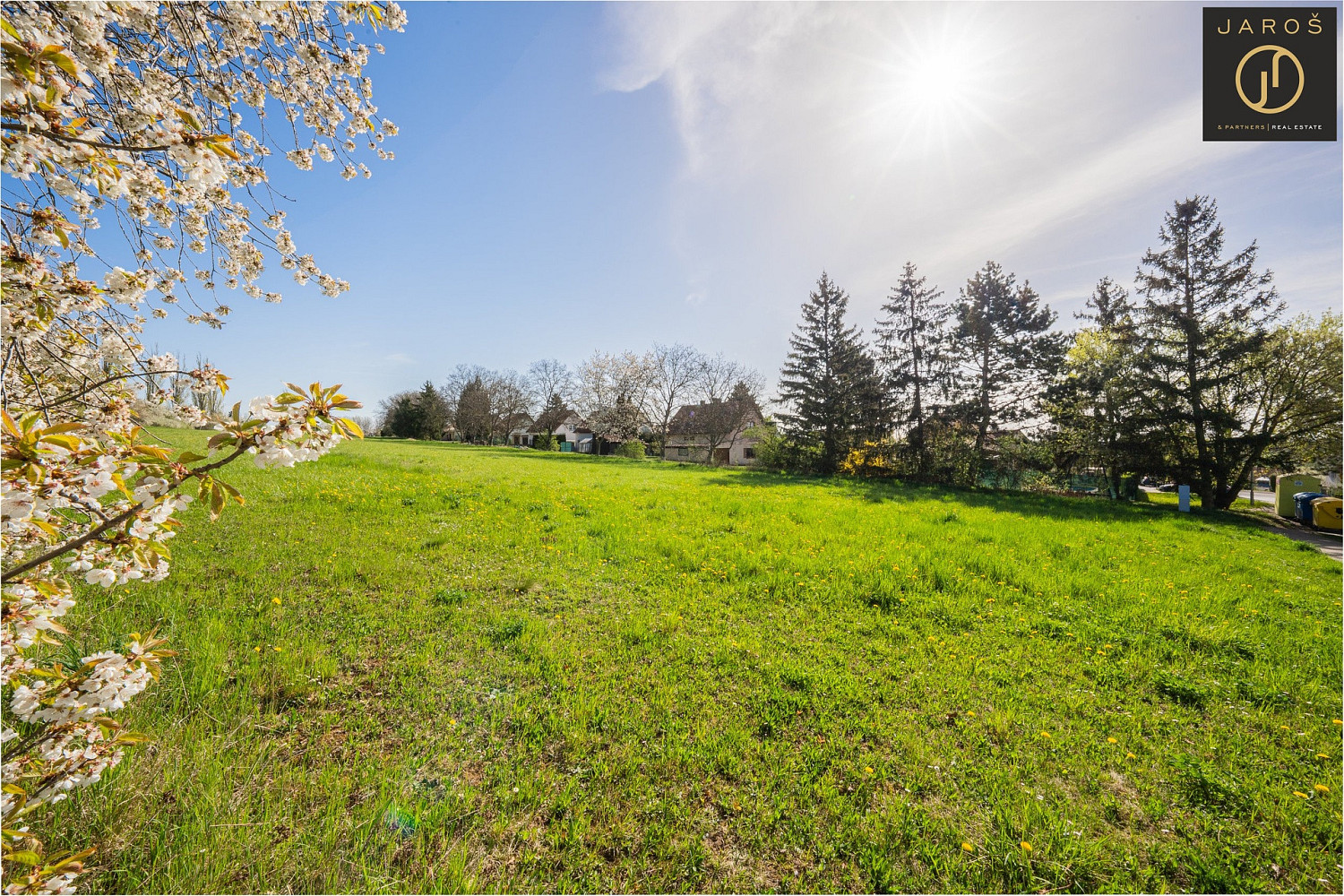 Prodej stavebního pozemku 819 m² – fotografie 3