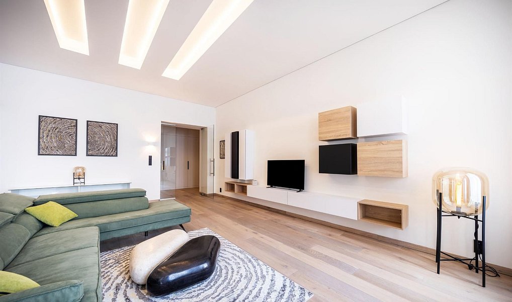 Pronájem bytu 3+kk 181 m², Praha – náhled fotky 2
