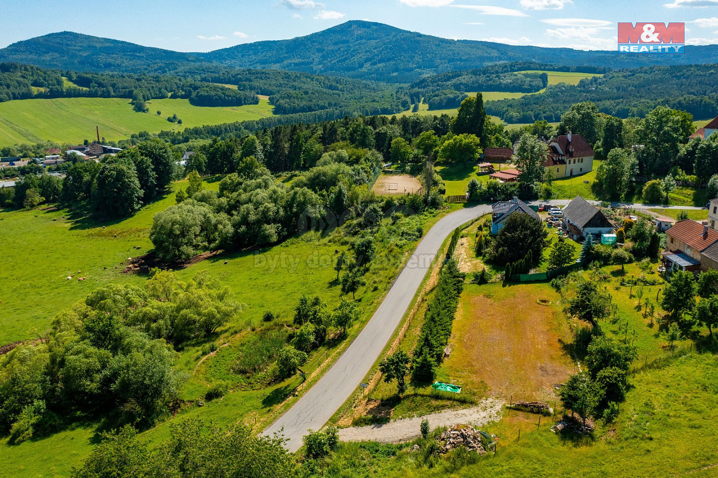 Prodej stavebního pozemku 2 270 m² – fotografie 4