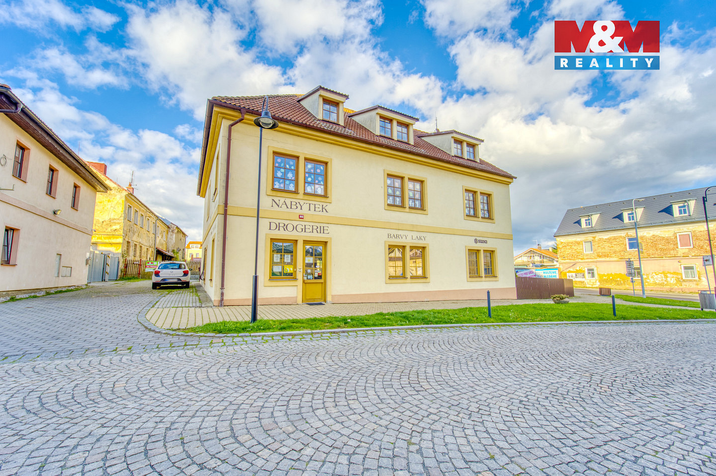 Pronájem obchodních prostor 156 m²