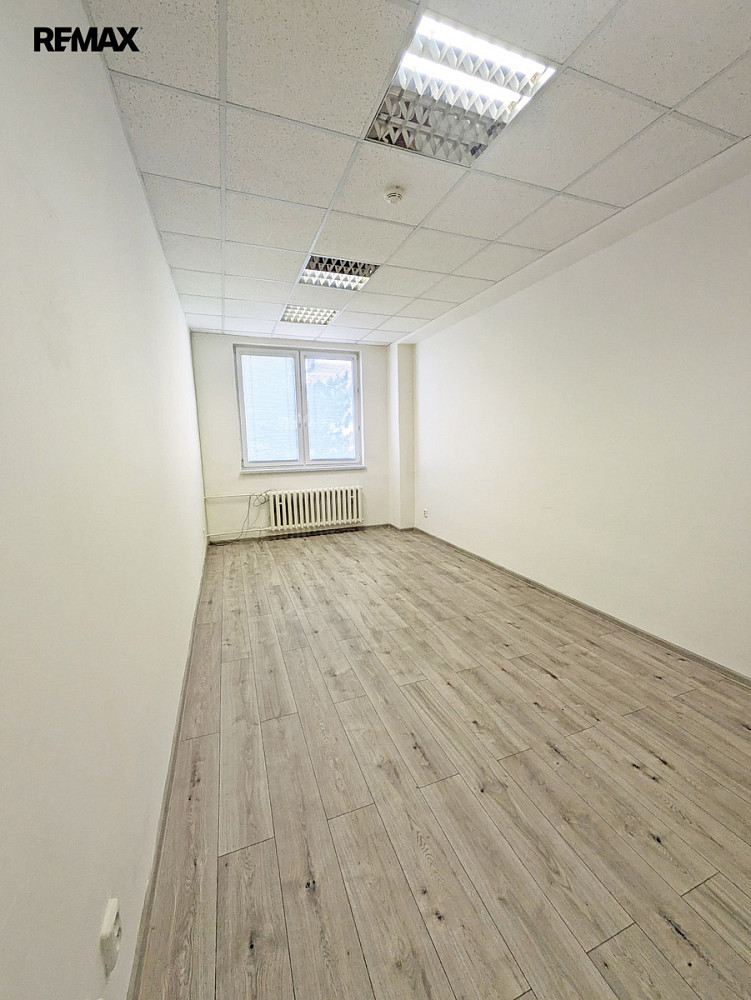 Pronájem kanceláře 18 m² – fotografie 2