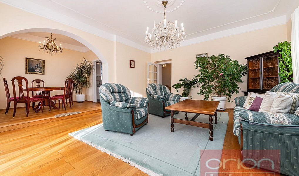 Pronájem domu 253 m² s pozemkem 900 m², Praha – náhled fotky 2