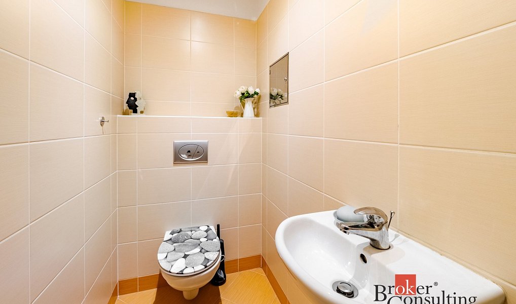 Pronájem bytu 3+kk 85 m², Praha – náhled fotky 9