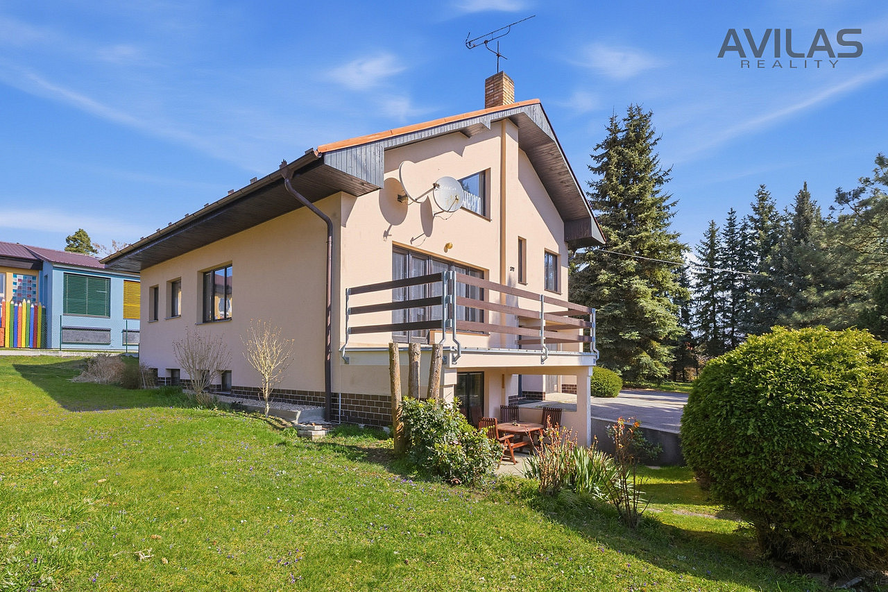 Prodej domu 235 m² s pozemkem 1 641 m²