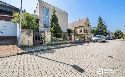 Prodej domu 210 m² s pozemkem 1 048 m², Pod viaduktem, Praha 5 - Stodůlky