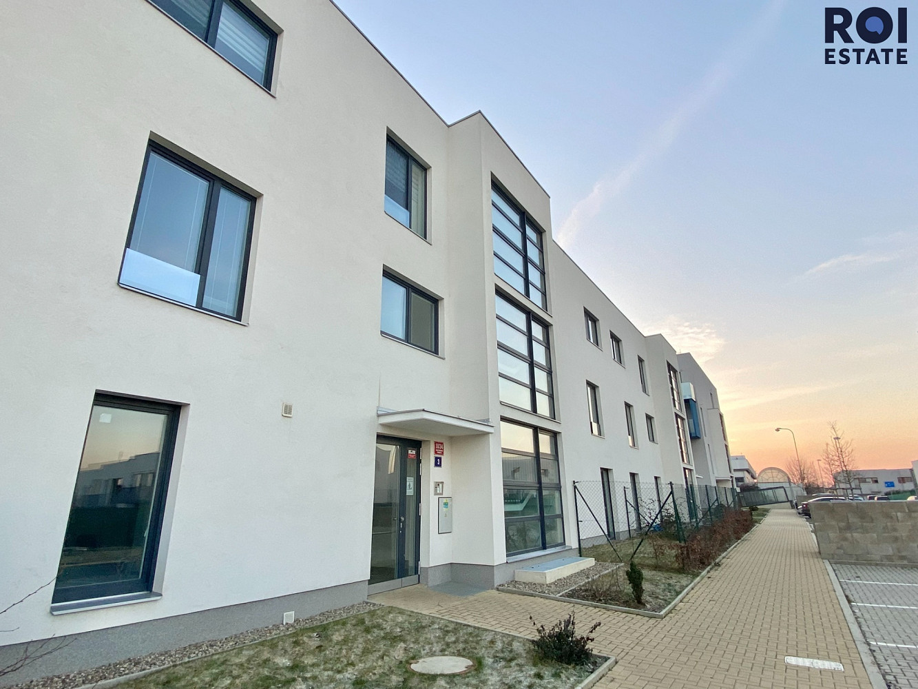 Pronájem bytu 2+kk 63 m² – fotografie 3