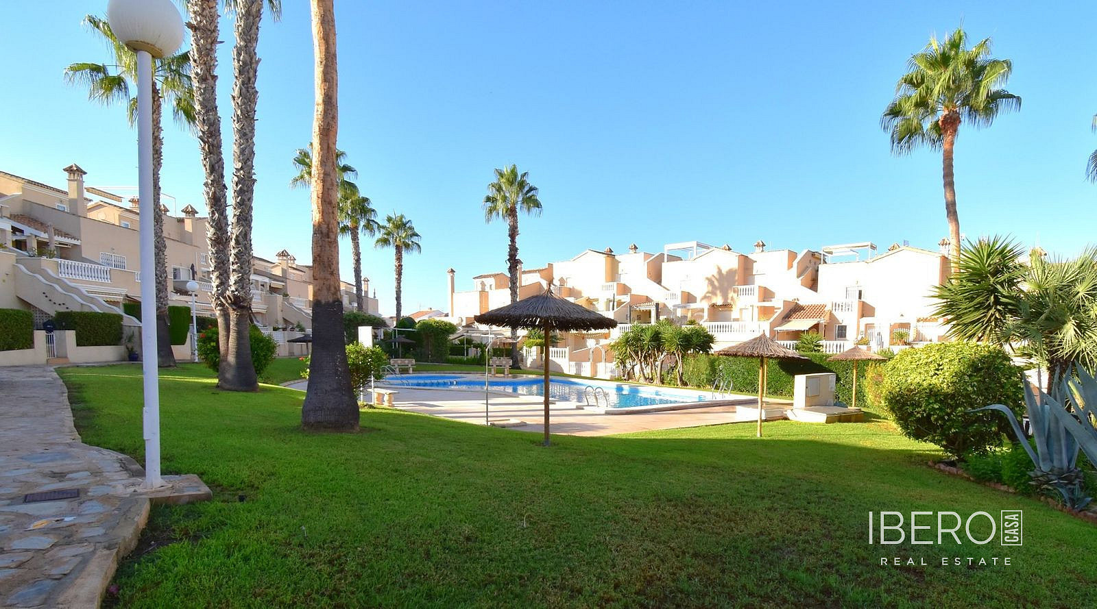 Casa 4+kk – Torrevieja, Urbanización Los Balcones - Vista 2