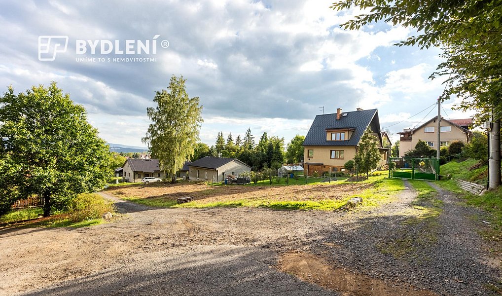 Prodej stavebního pozemku 728 m², Dubí – náhled fotky 2