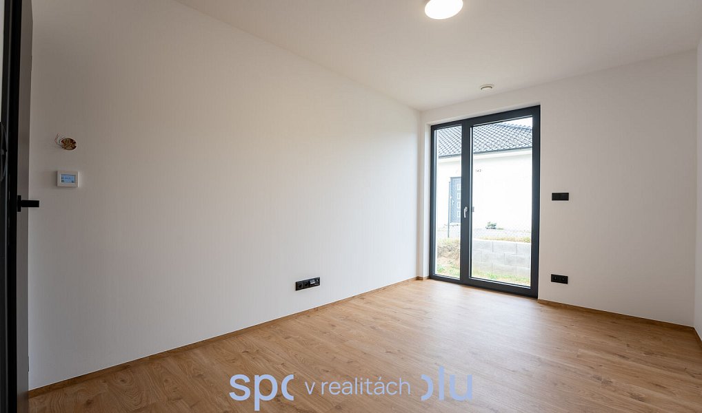 Prodej domu 113 m² s pozemkem 702 m², Zlámanec – náhled fotky 18