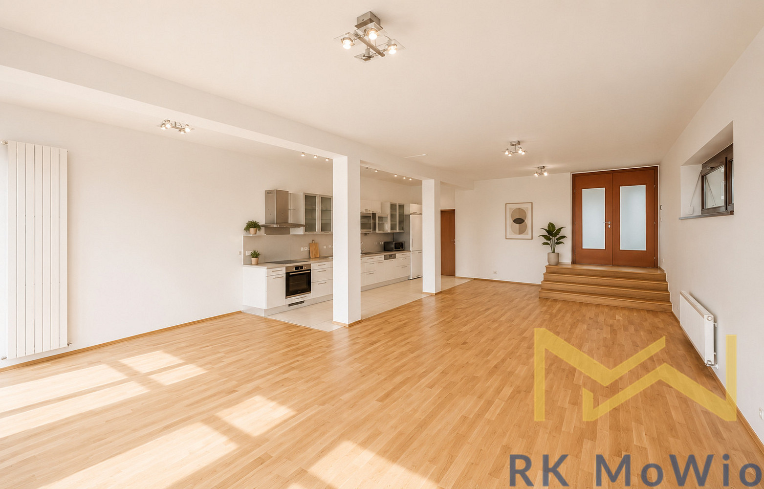 Pronájem domu 360 m² s pozemkem 857 m²