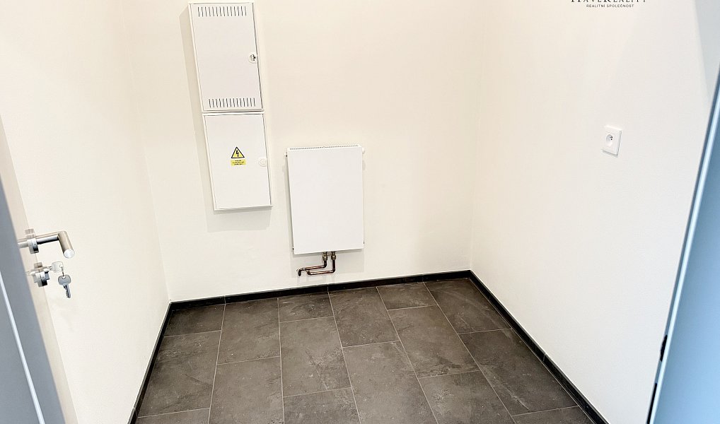 Pronájem obchodních prostor 65 m², Benešov – náhled fotky 7