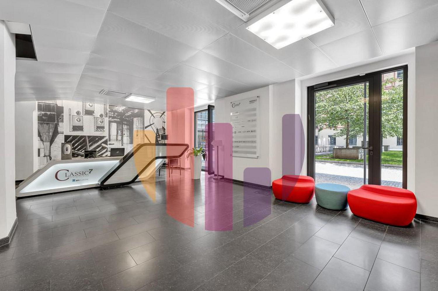 Pronájem kanceláře 231 m² — photo 2