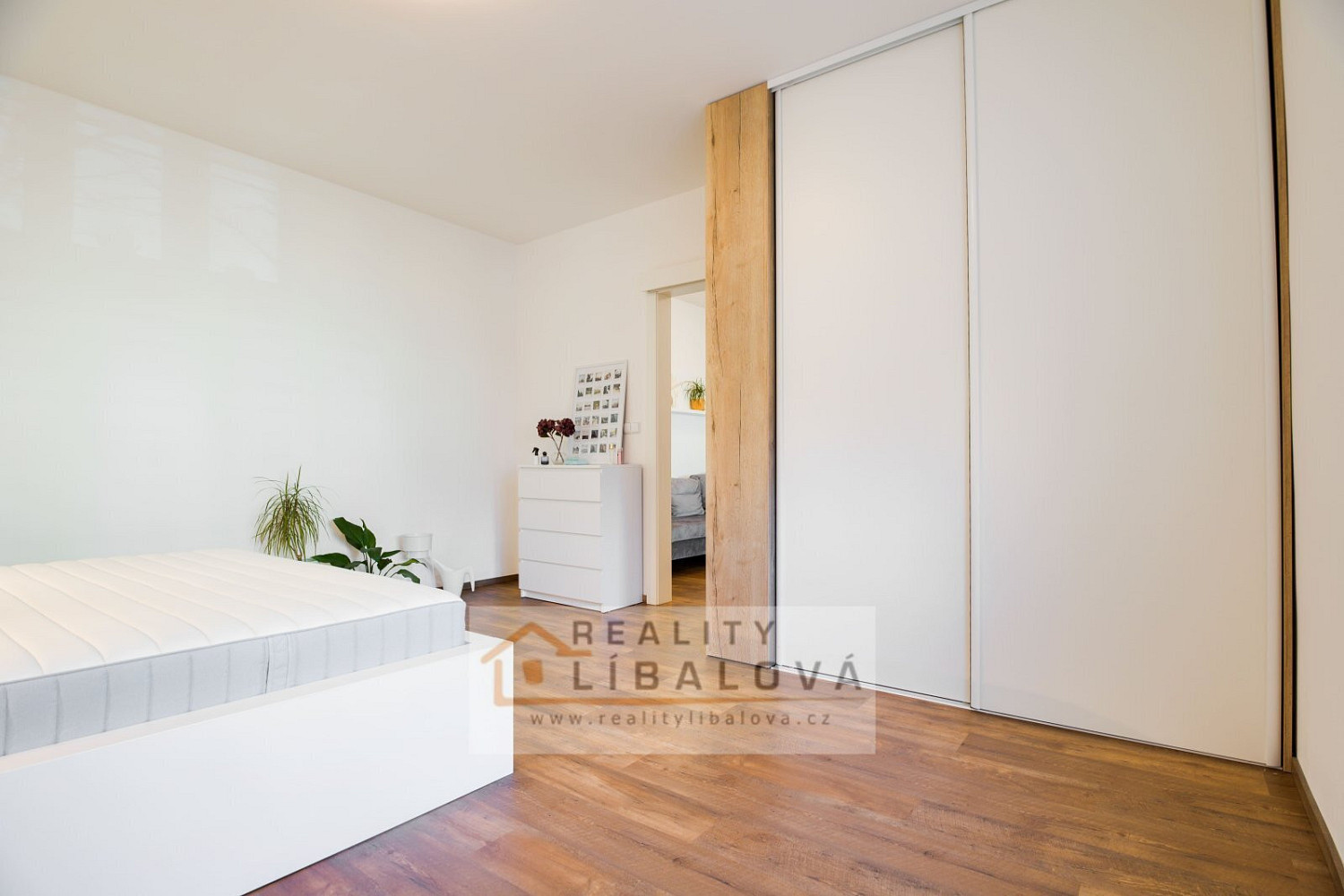 Pronájem bytu 1+1 40 m² – fotografie 2