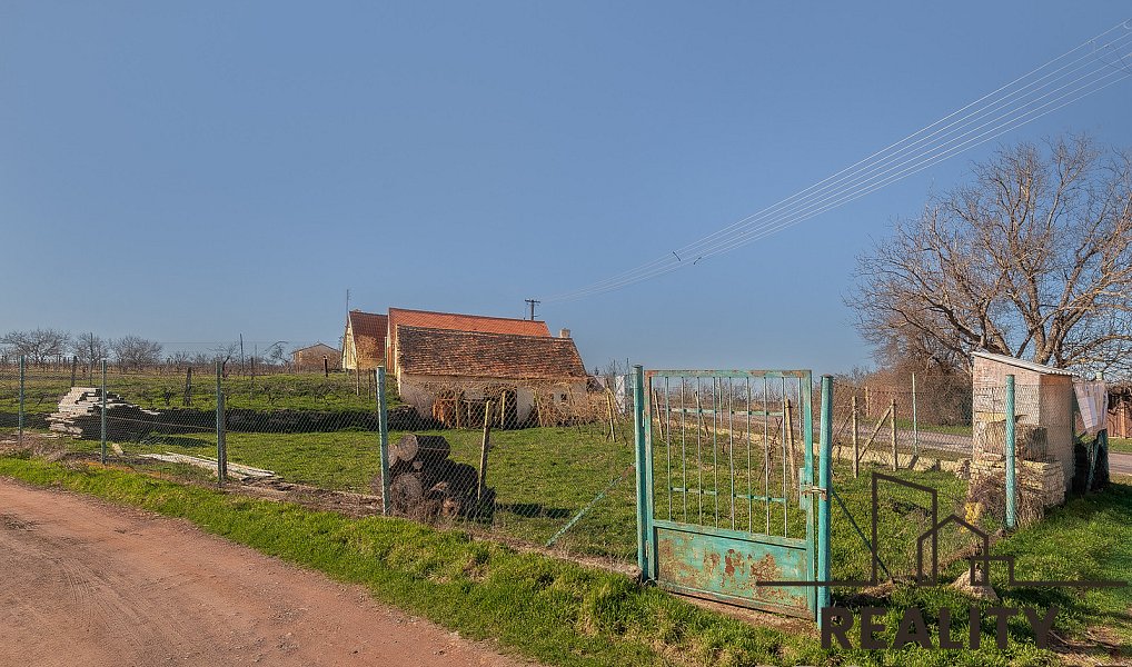 Prodej stavebního pozemku 450 m², Strachotice – náhled fotky 3