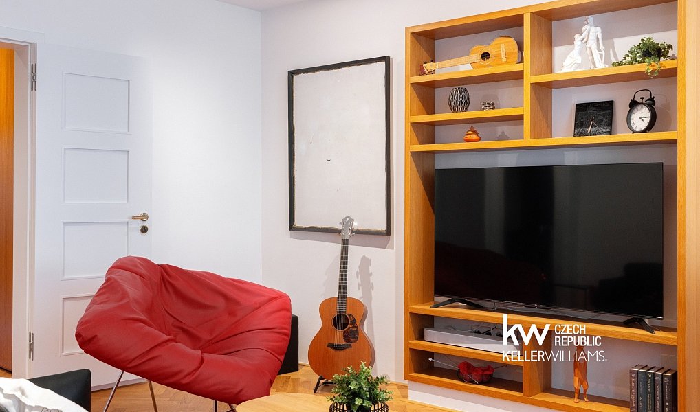 Prodej bytu 6+kk 231 m², Praha – náhled fotky 5