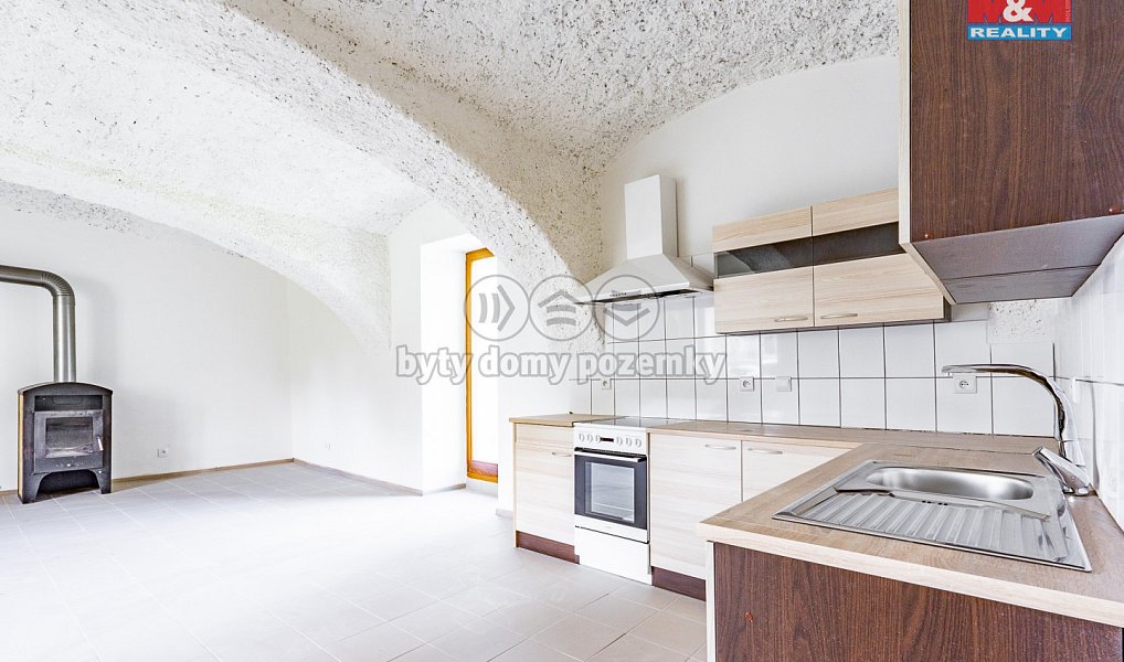 Prodej domu 130 m² s pozemkem 1 000 m², Zahrádka – náhled fotky 3