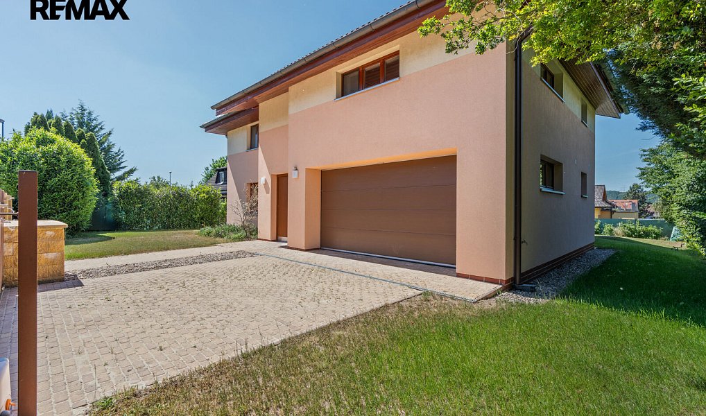 Prodej domu 241 m² s pozemkem 742 m², Praha – náhled fotky 35
