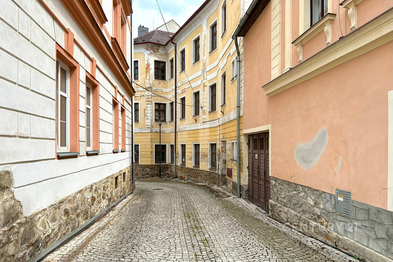 Prodej nájemního domu, činžáku 375 m²