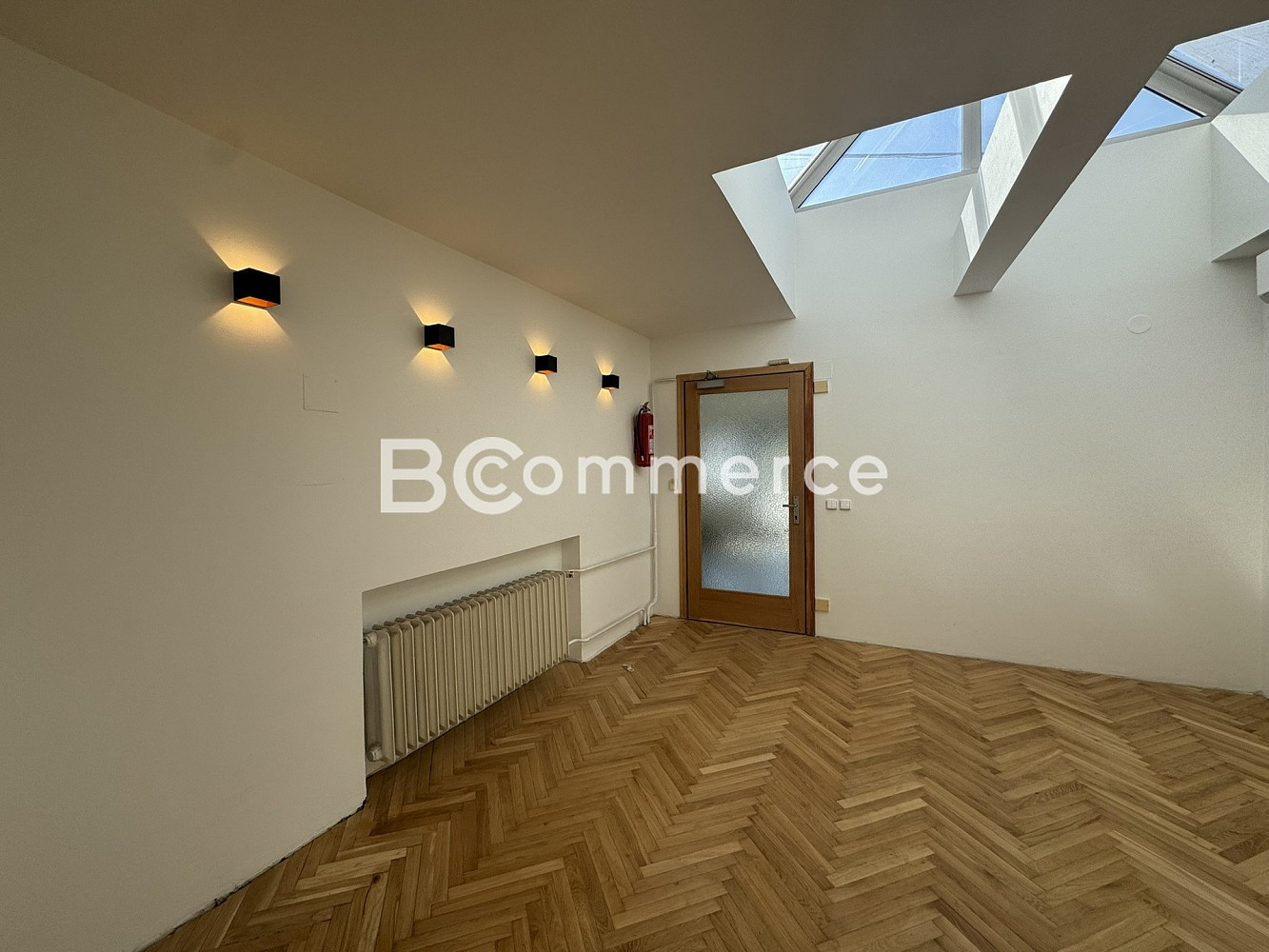 Pronájem kanceláře 186 m² – fotografie 3