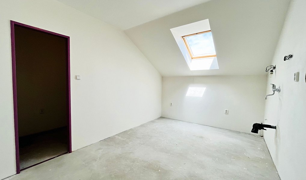Prodej domu 260 m² s pozemkem 2 162 m², Kunovice – náhled fotky 18