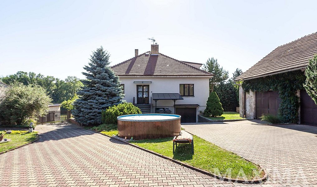 Prodej domu 340 m² s pozemkem 4 800 m², Bečváry – náhled fotky 6