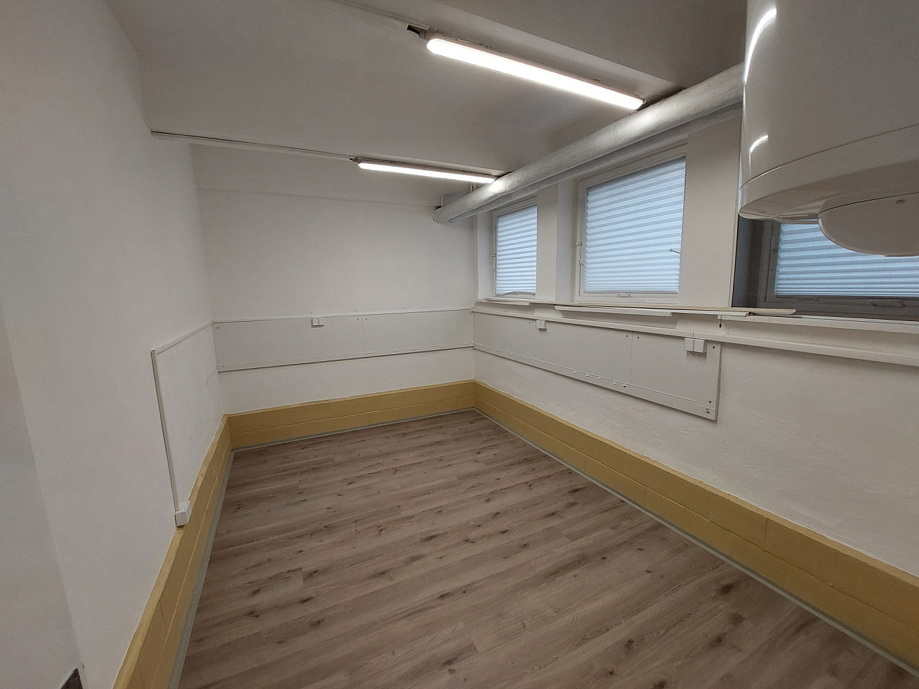 Pronájem kanceláře 94 m² – fotografie 4