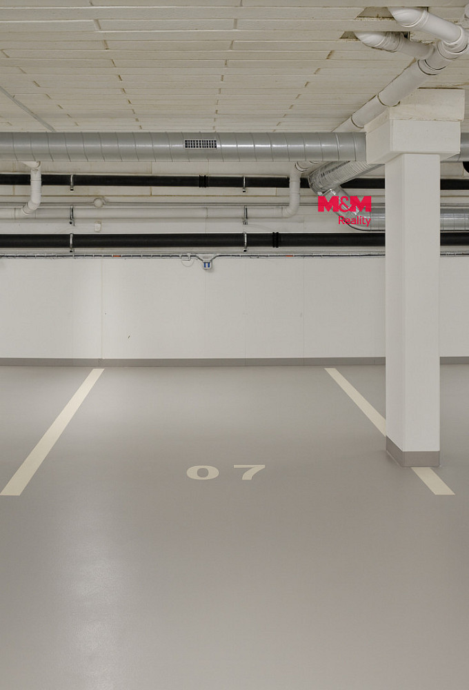 Pronájem garážového stání, 13 m2, hradec králové