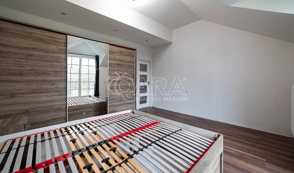 Prodej bytu 5+kk 117 m², Holubice – náhled fotky 14
