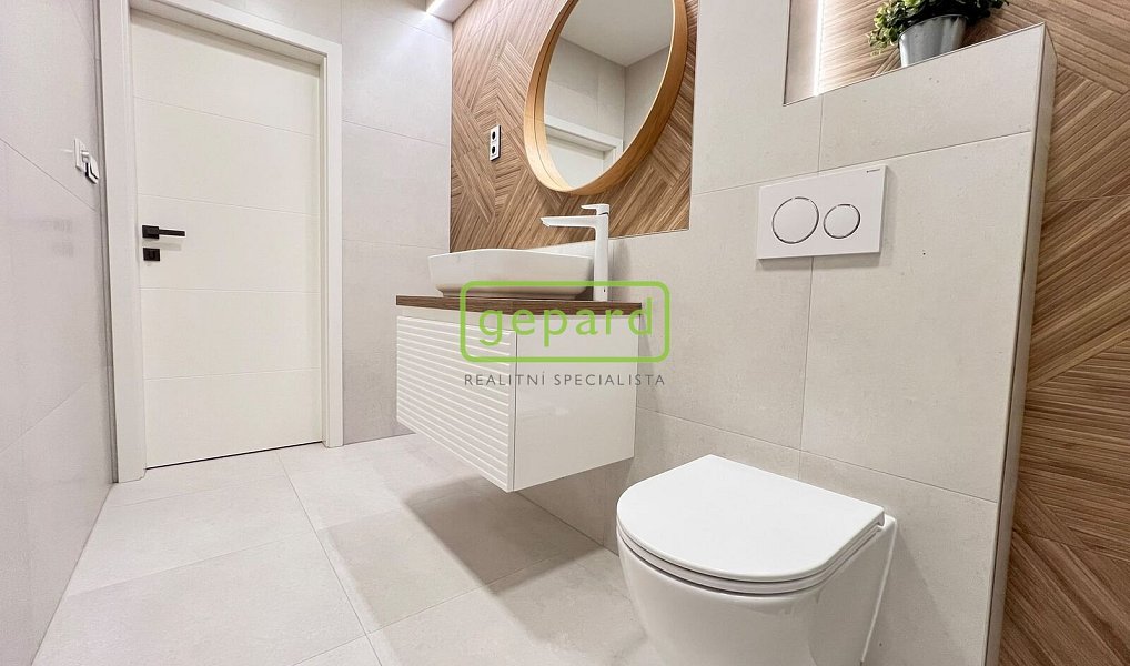 Prodej bytu 2+kk 52 m², Praha – náhled fotky 2