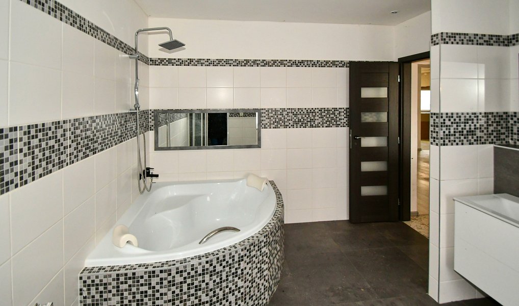 Prodej domu 165 m² s pozemkem 665 m², Omice – náhled fotky 27